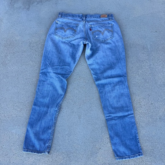 Levi's 524 Too Superlow Women Size 8 Jeans Light Wash Distressed - Picture 2 of 8
